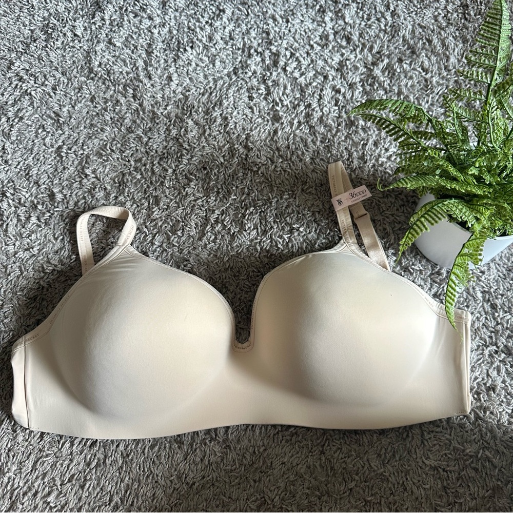Unworn Victoria’s Secret T-Shirt Bra